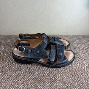 Finn Comfort Gomera Womens Sandals Leather strappy comfort Sz 7.5 Casual Comfy